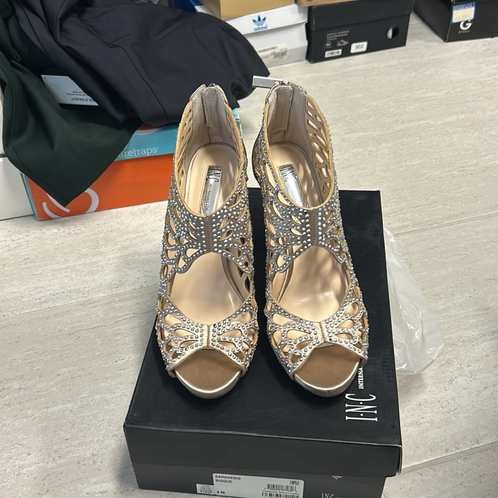 INC heel